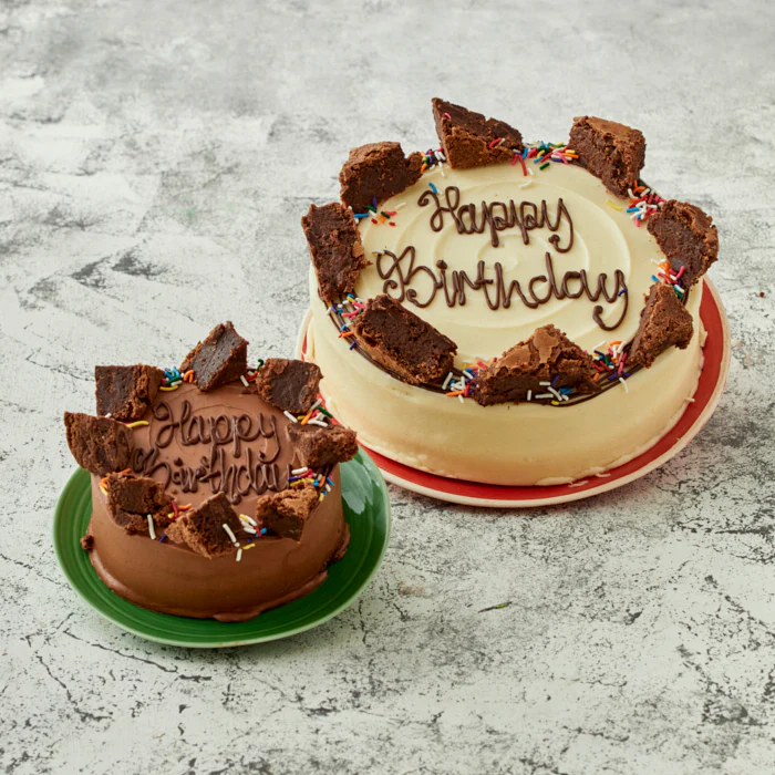 Brownie Border Cake - Image 4